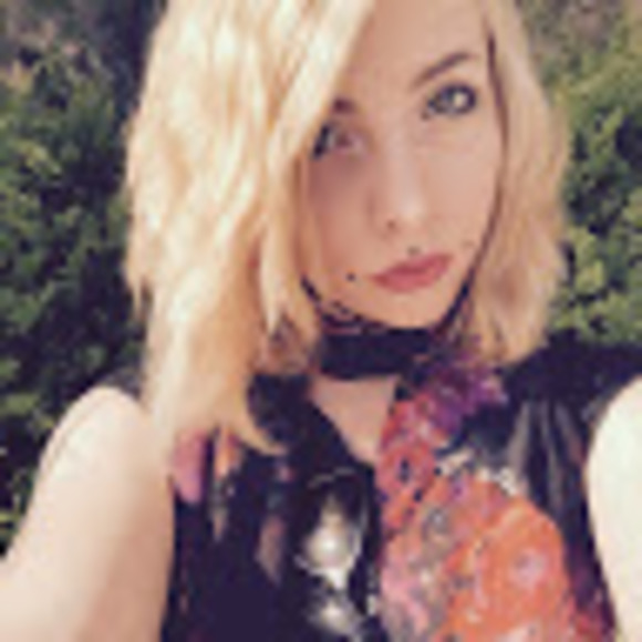 Meet your Posher, Alexis - Picture 1 of 1